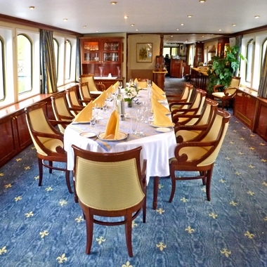 CRUCERO FLUVIAL SPIRIT OF SCOTLAND CRUCERO ESCOCIA CRUCEROS FLUVIALES ESCOCIA CRUCEROS INGLATERRA CRUCEROS LONDRES CRUCEROS DE LUJO POR CANALES EUROPEAN WATERWAYS CRUISES CRUCEROS PRIVADOS CHARTER DE CRUCEROS CRUISE CHARTER SPIRIT OF SCOTLAND FAMILY CRUISES CRUCEROS EN FAMILIA CRUCEROS AMIGOS CRUCEROS EN GRUPO CRUCEROS DE LUJO EN FAMILIA CRUISE BARGE CRUISES #SpiritofScotland #CruiseBarge #BargeCruises #CrucerosporCanales #CaledonianCanal #CanaldeCaledonia #CrucerosEscocia #ScotlandCruises